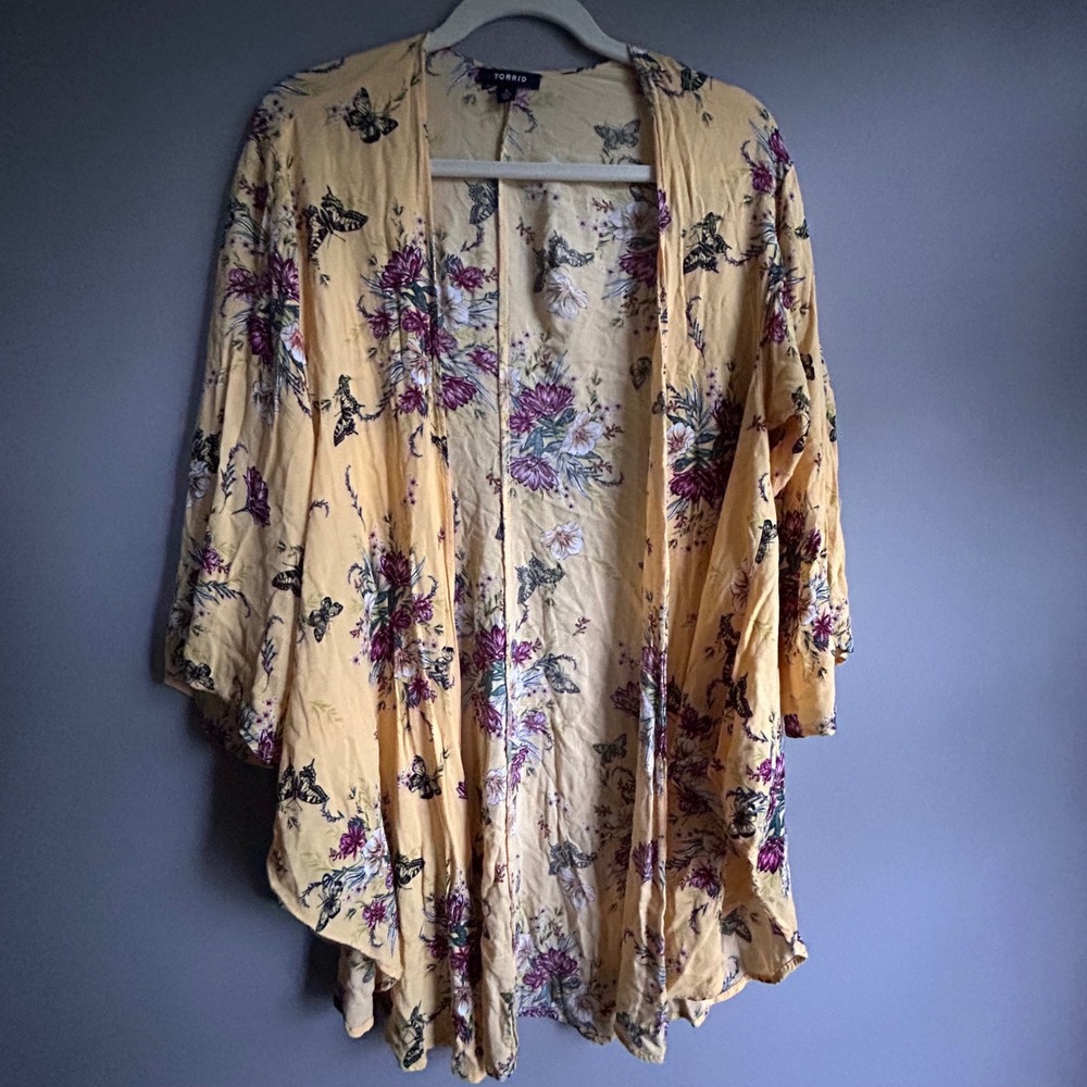 Torid Yellow Floral Butterfly Kimono Wrap Open Front Rayon Plus Size 2 XL 2X